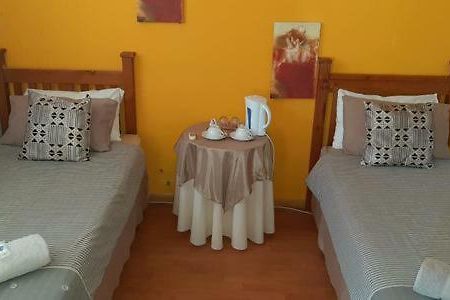 Akkerdam Bed And Breakfast Calvinia Bagian luar foto