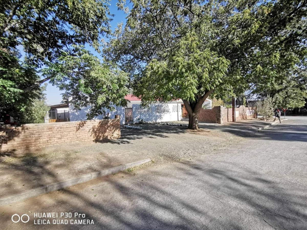 Akkerdam Bed And Breakfast Calvinia Bagian luar foto