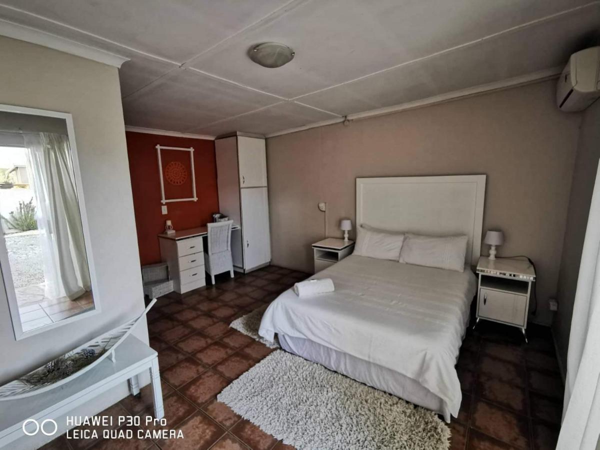 Akkerdam Bed And Breakfast Calvinia Bagian luar foto