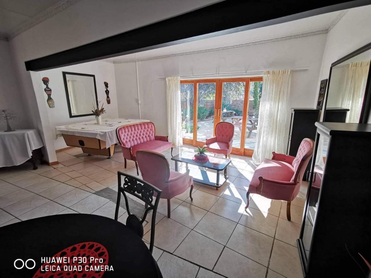 Akkerdam Bed And Breakfast Calvinia Bagian luar foto