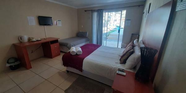 Akkerdam Bed And Breakfast Calvinia Bagian luar foto
